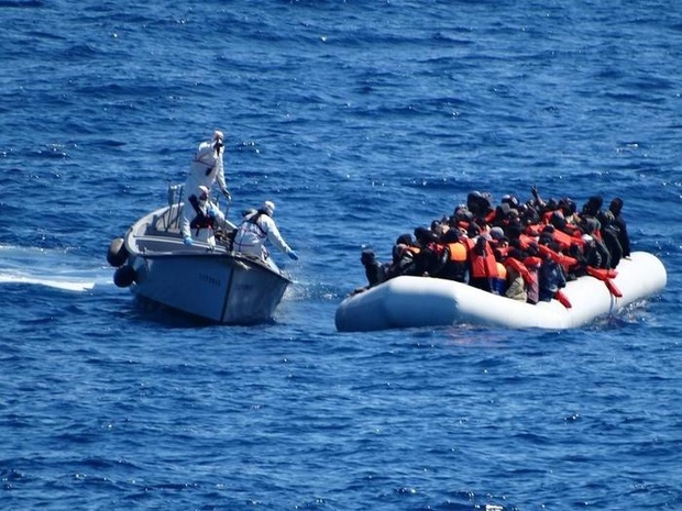 Migrant crisis: Italy blocks German aid ship at Lampedusa